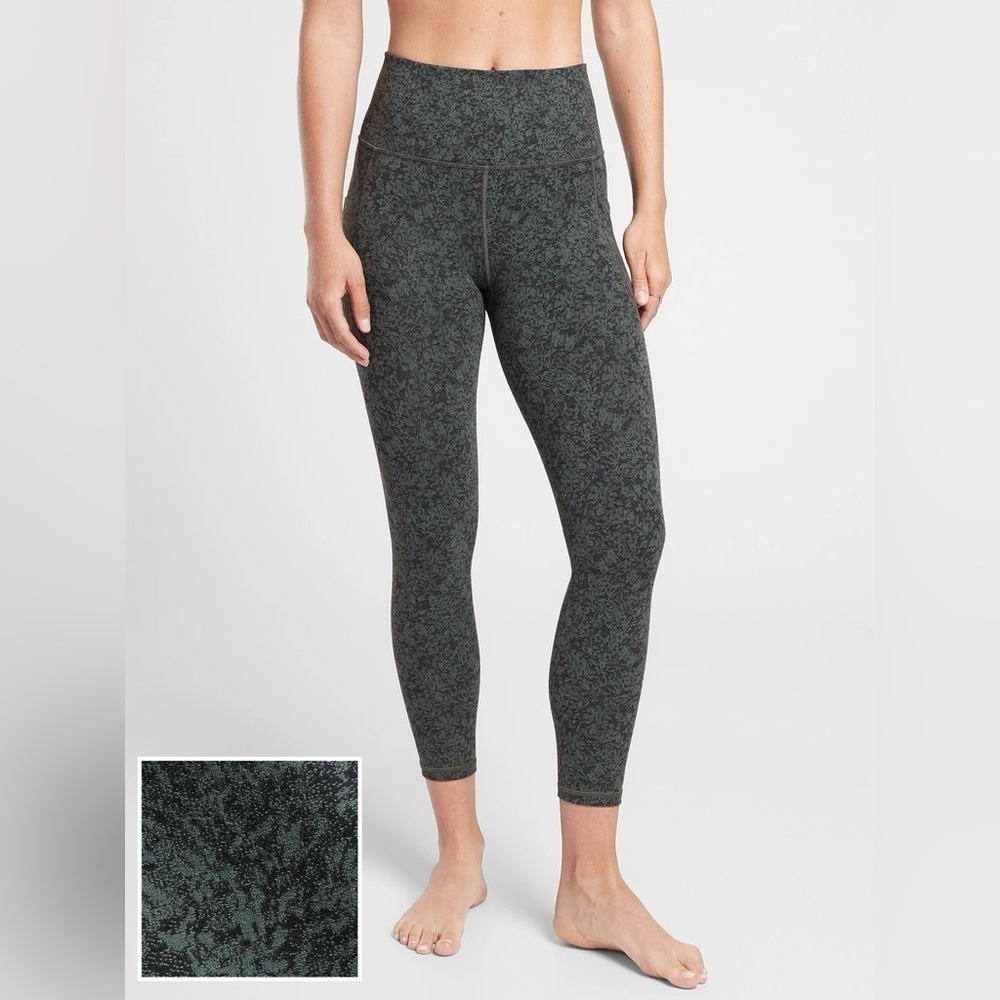 Athleta Salutation Stash Textured 7/8 Tight, Moonflower Bali Green, Size S